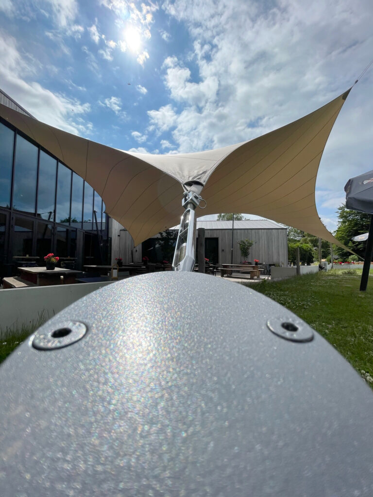 Alfa_brouwerij_overkapping_van_zeildoek - Manta Roofs Alfa-Bierbrouwerij-Schinnen-terrasoverkapping-op-maat-manta-roofs