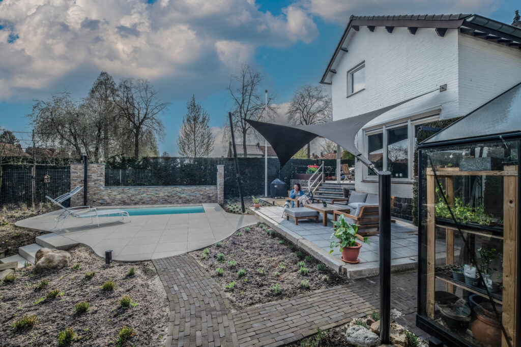 Zeiloverkapping-op-maat-luxe-uitstraling - Manta Roofs Zeiloverkapping-op-maat-luxe-uitstraling