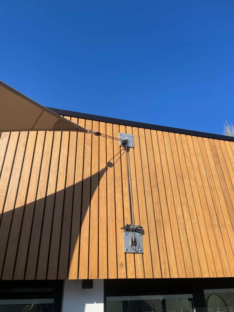 Hijspunt-van-een-zeildoek-overkapping-verwijderbaar-demontabel - Manta Roofs Hijspunt-van-een-zeildoek-overkapping-verwijderbaar-demontabel