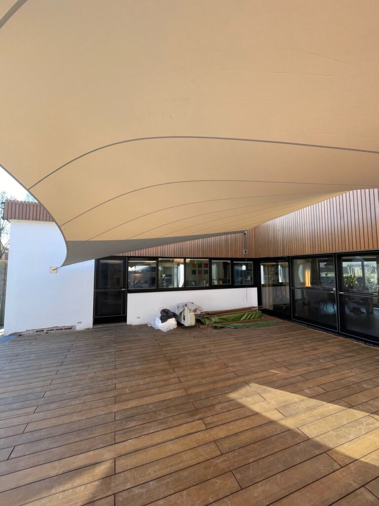 Luxe-overkapping-van-doek-maatwerk-stormvast - Manta Roofs Luxe-overkapping-van-doek-maatwerk-stormvast
