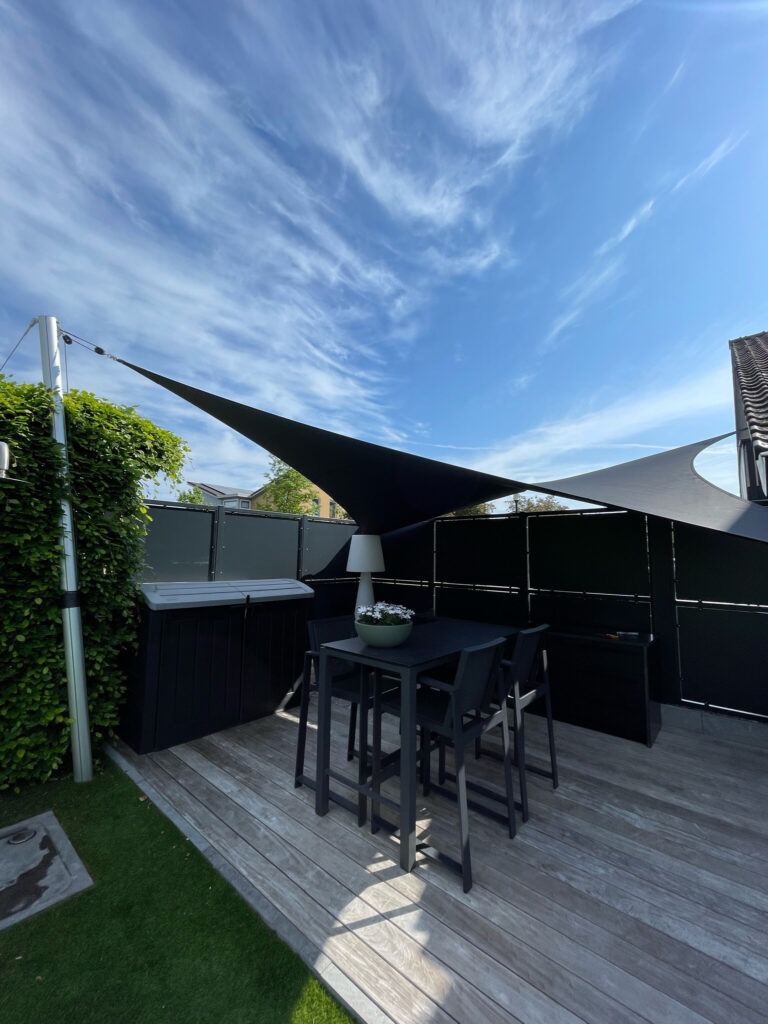 Manta-roofs-luxe-zeiloverkapping-op-maat-stormvast-verwijderbaar - Manta Roofs Manta-roofs-luxe-zeiloverkapping-op-maat-stormvast-verwijderbaar