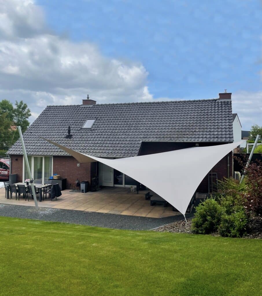 Schaduwdoek-aan-huis-verwijderbaar-lichtdoorlatend-stormvast-waterdicht-manta - Manta Roofs Schaduwdoek-aan-huis-verwijderbaar-lichtdoorlatend-stormvast-waterdicht-manta