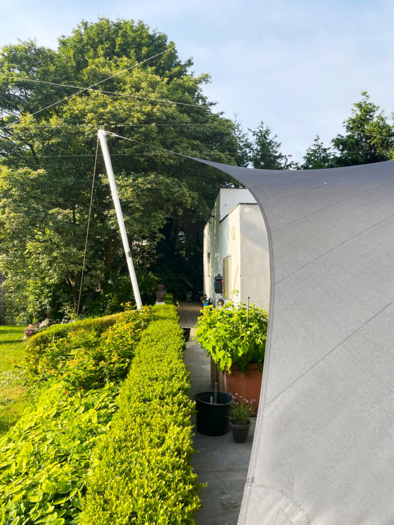 Zeildoek-stormvast-overkapping-in-de-tuin - Manta Roofs Zeildoek-stormvast-overkapping-in-de-tuin