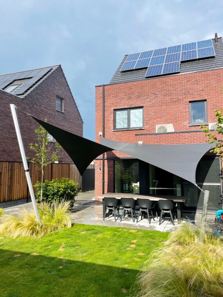 Terrasoverkapping-doek-waterdicht-geel-belgie-zeildoek - Manta Roofs Terrasoverkapping-doek-waterdicht-geel-belgie-zeildoek