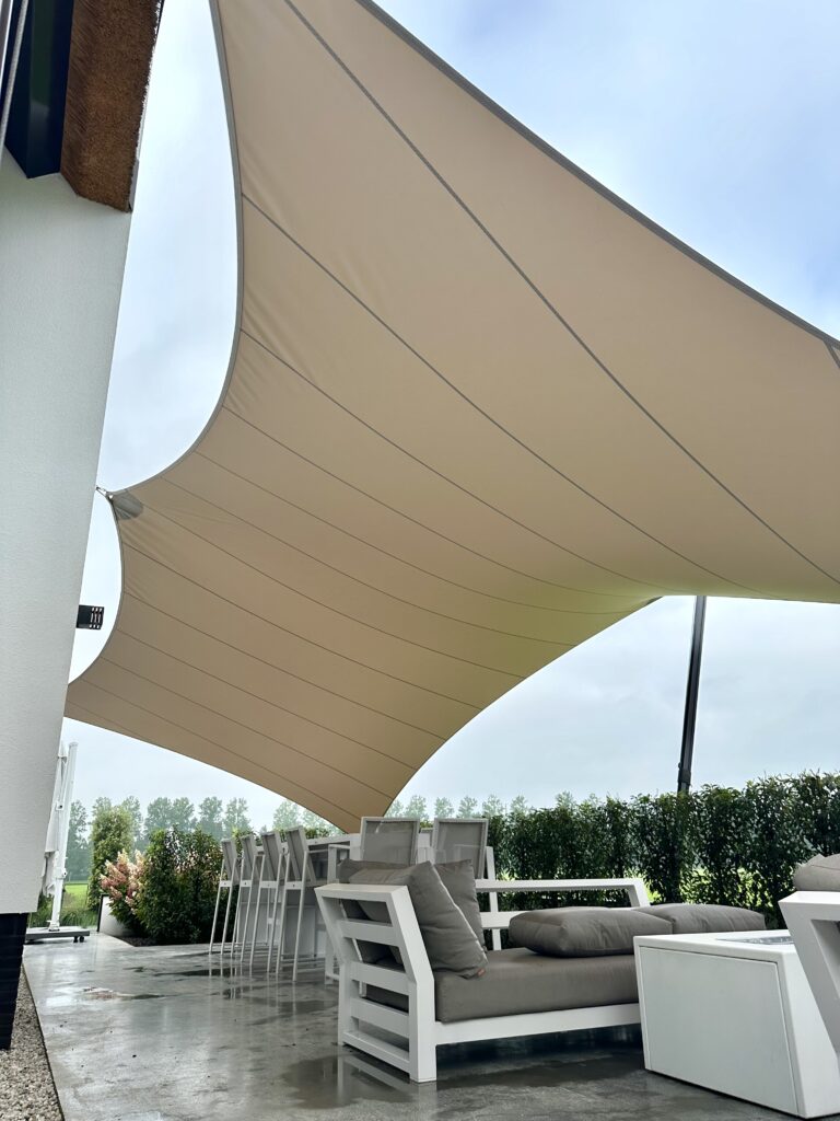 Is-een-schaduwdoek-op-maat-verwijderbaar - Manta Roofs Is-een-schaduwdoek-op-maat-verwijderbaar