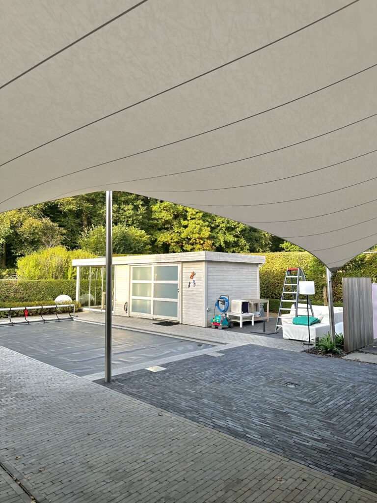 Kan-ik-een-waterdicht-schaduwdoek-zelf-plaatsen - Manta Roofs Kan-ik-een-waterdicht-schaduwdoek-zelf-plaatsen