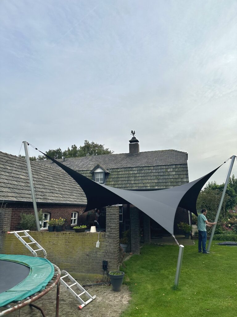 Overkapping-van-schaduwdoek-over-het-terras - Manta Roofs Overkapping-van-schaduwdoek-over-het-terras