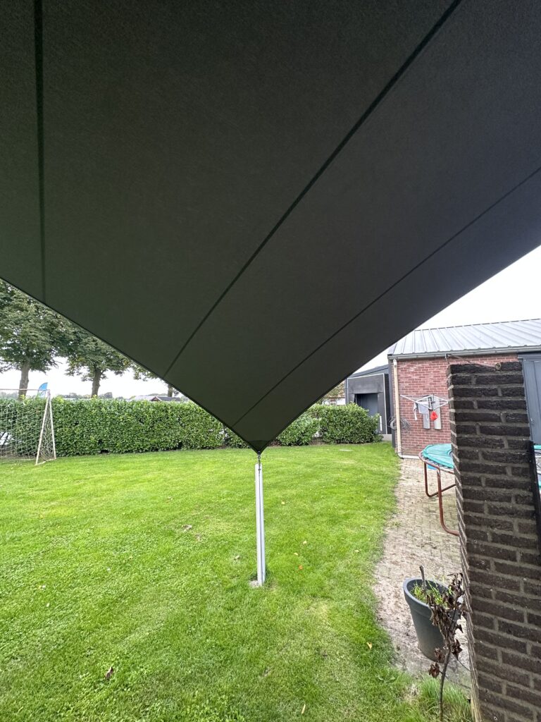 Schaduwdoek-overkapping-stormvast-waterdicht - Manta Roofs Schaduwdoek-overkapping-stormvast-waterdicht