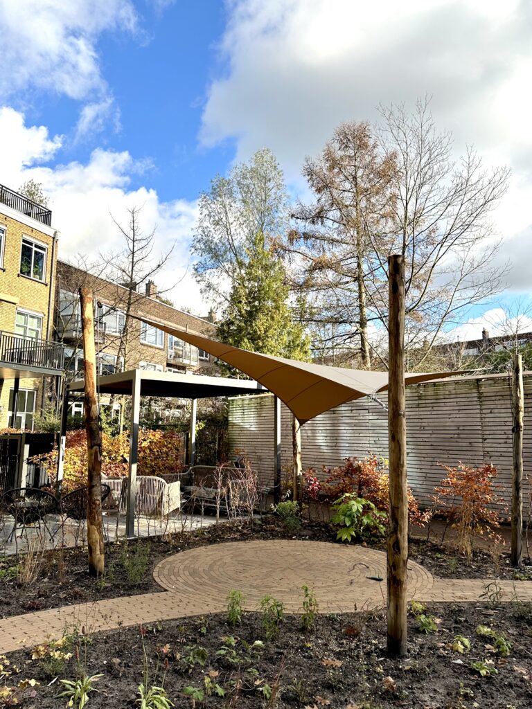 Zonnedoek-in-stadstuin-rotterdam - Manta Roofs Zonnedoek-in-stadstuin-rotterdam