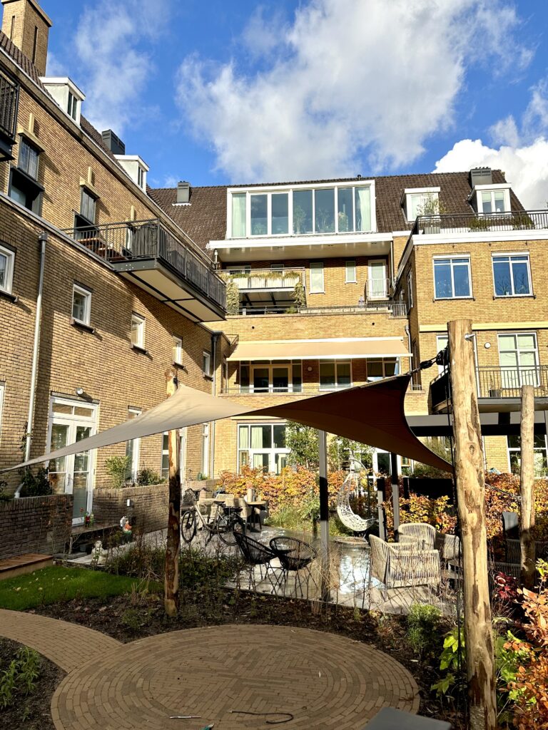 Zonnedoek-leverancier-rotterdam-zuid-holland - Manta Roofs Zonnedoek-leverancier-rotterdam-zuid-holland