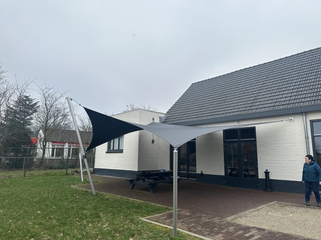 Buurthuis-overkapping-van-zeildoek - Manta Roofs Buurthuis-overkapping-van-zeildoek
