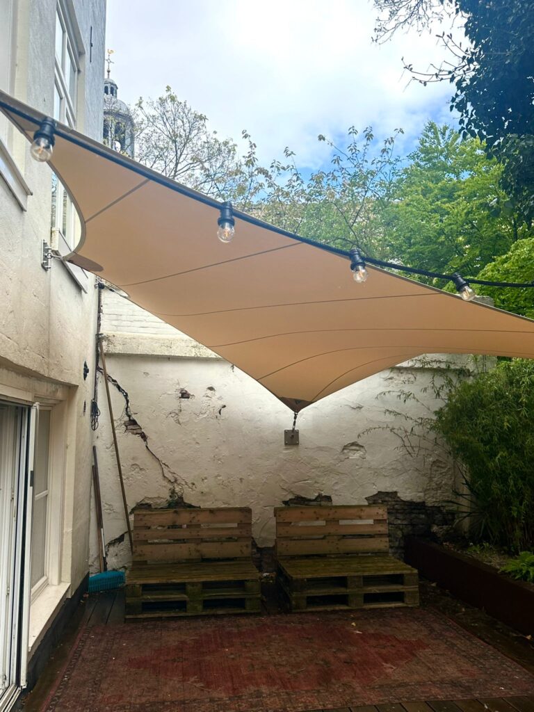 Luxe-schaduwdoek-laten-plaatsen-Amsterdam - Manta Roofs Luxe-schaduwdoek-laten-plaatsen-Amsterdam