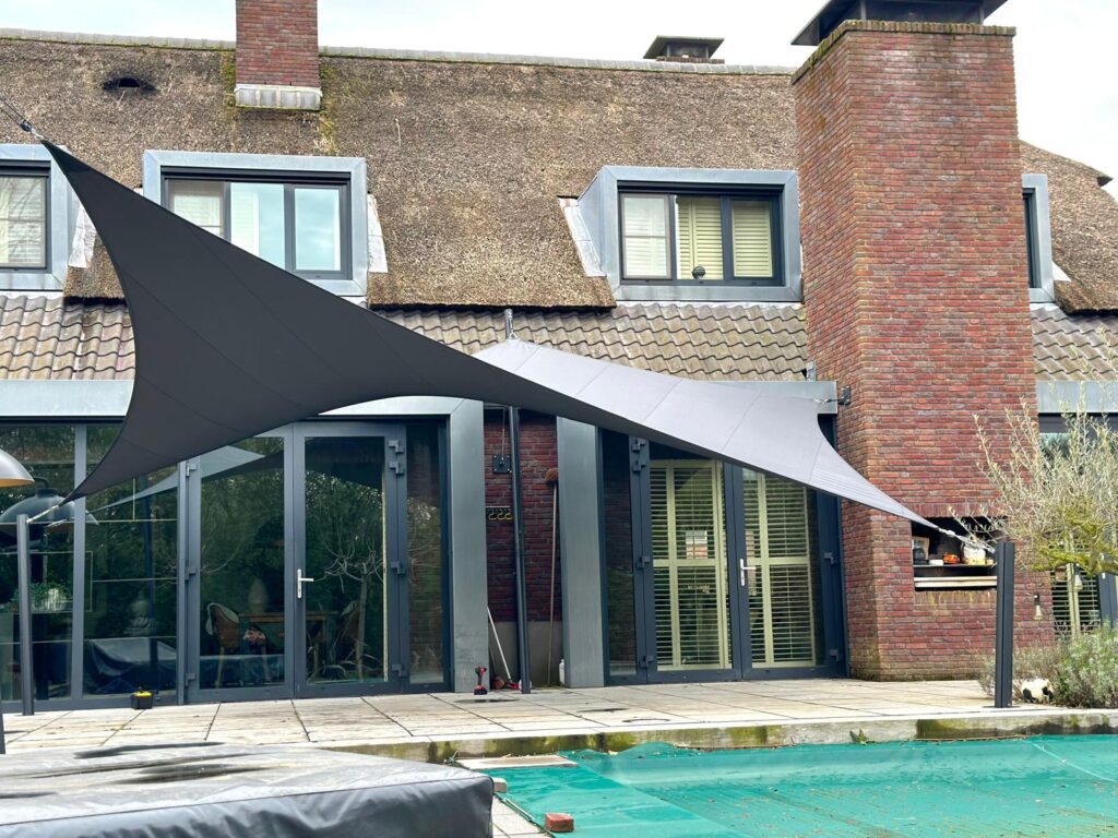 Manta-Roofs-design-schaduwdoek-op-maat - Manta Roofs Manta-Roofs-design-schaduwdoek-op-maat