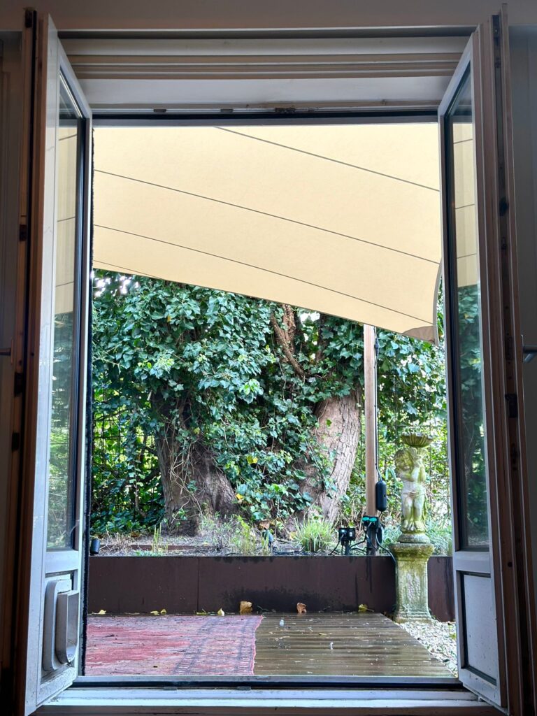 Professioneel-schaduwdoek-laten-plaatsen - Manta Roofs Professioneel-schaduwdoek-laten-plaatsen