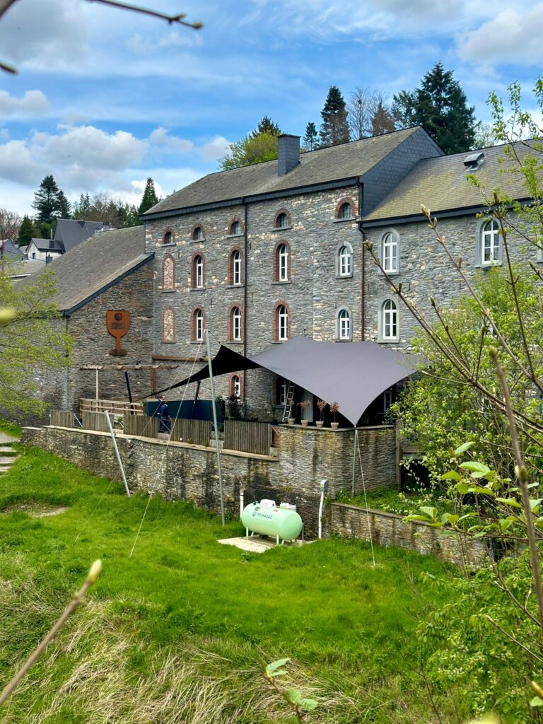 Restaurant-Dalla-Strega-zeildoek-overkapping - Manta Roofs Restaurant-Dalla-Strega-zeildoek-overkapping