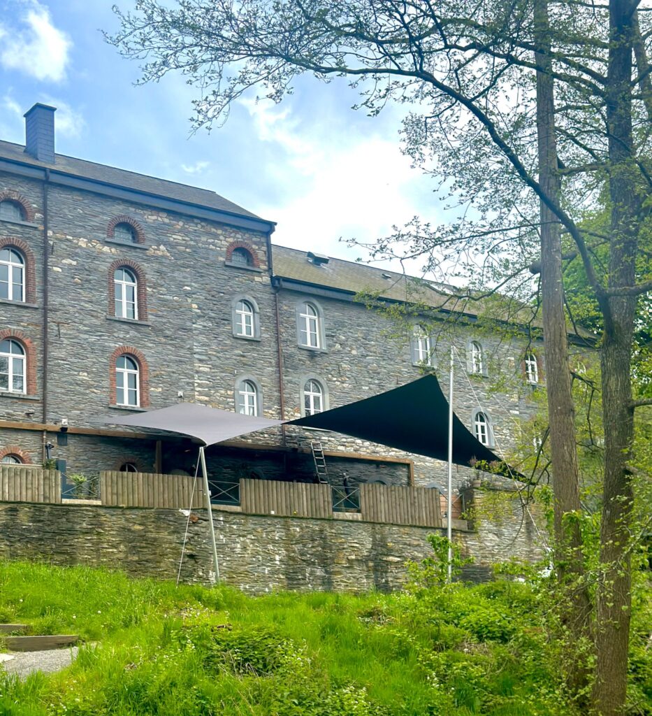 Restaurant-overkapping-laten-plaatsen - Manta Roofs Restaurant-overkapping-laten-plaatsen